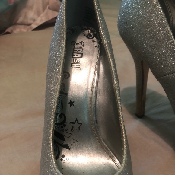 Sparkly heels! - Picture 3 of 5